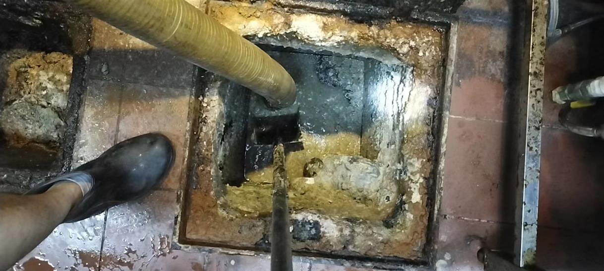 理塘污水池清理一般都有毒气，怎么预防中毒呢？