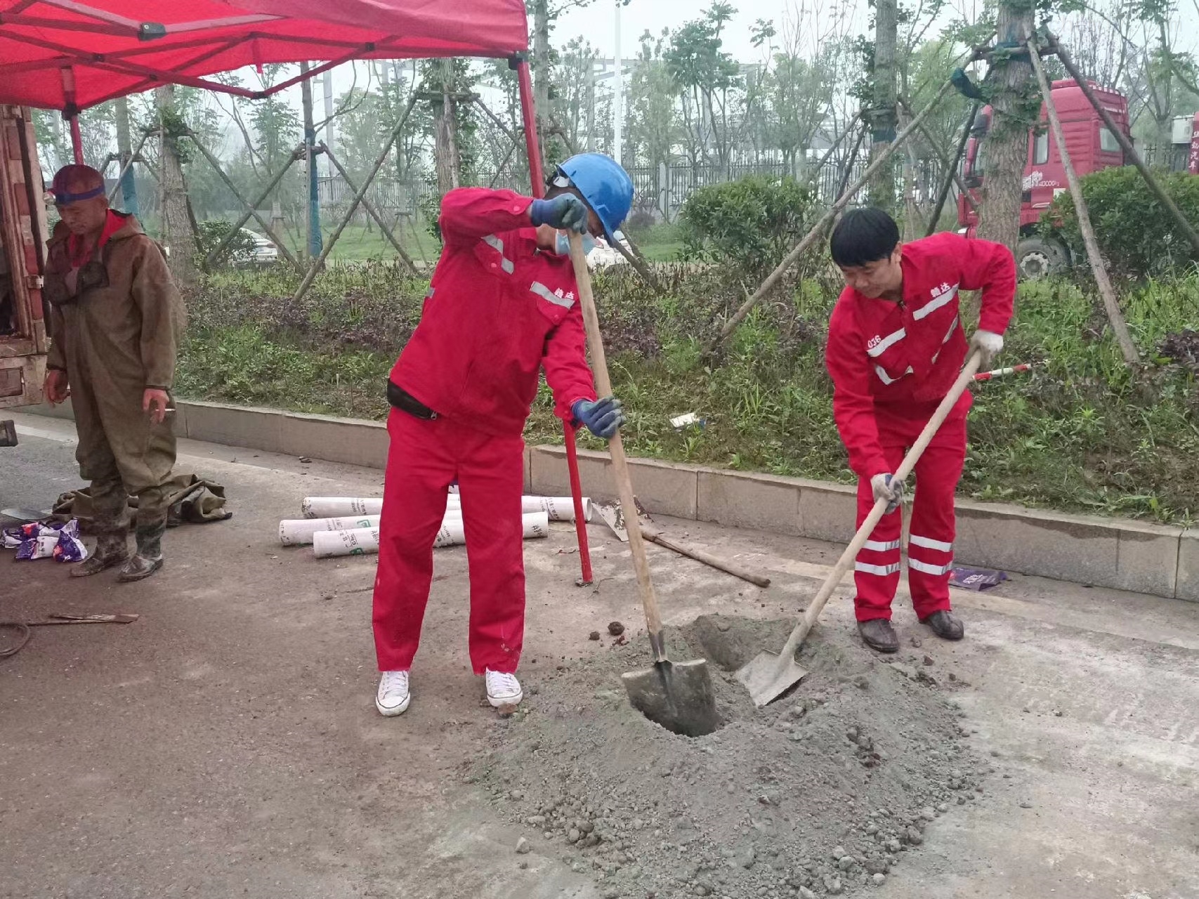 理塘管道疏通哪家好】及时进行市政管道清淤